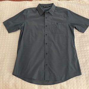 Travis Mathew button down short sleeve